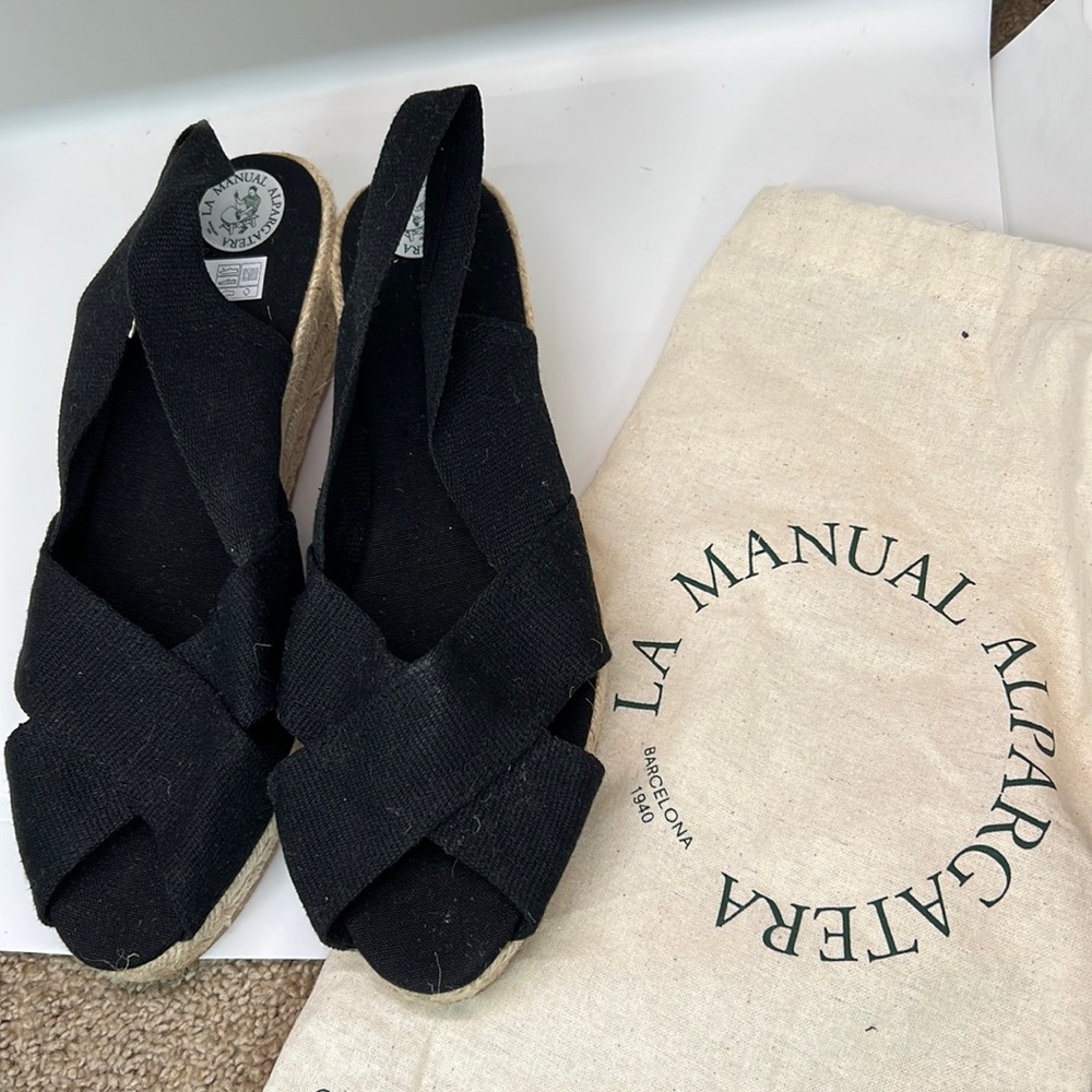 NWOT La Manual Black Canvas Sling Black Wedge
